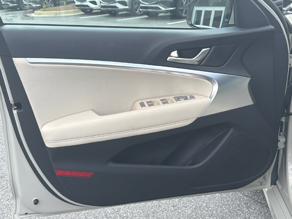 Used 2026 Genesis G70 2.5T RWD image 12