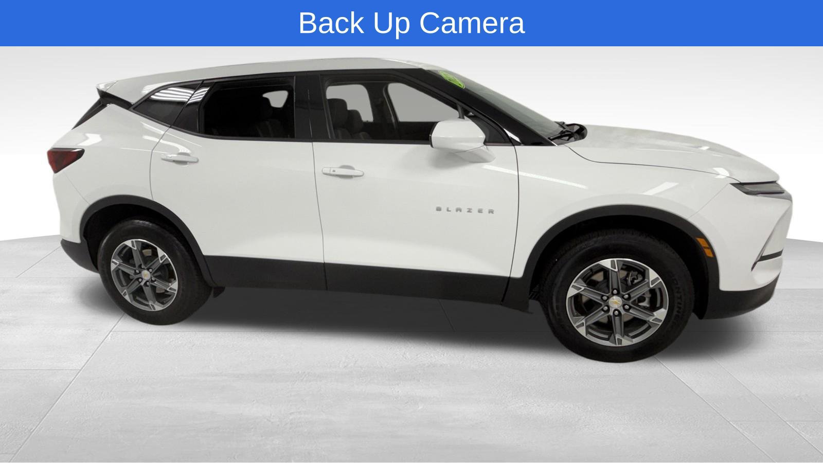 Used 2023 Chevrolet Blazer LT AWD/4WD image 2