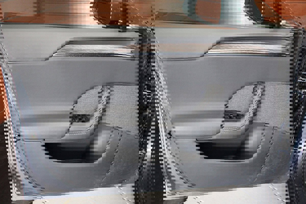 Used 2023 Tesla Model S AWD image 20