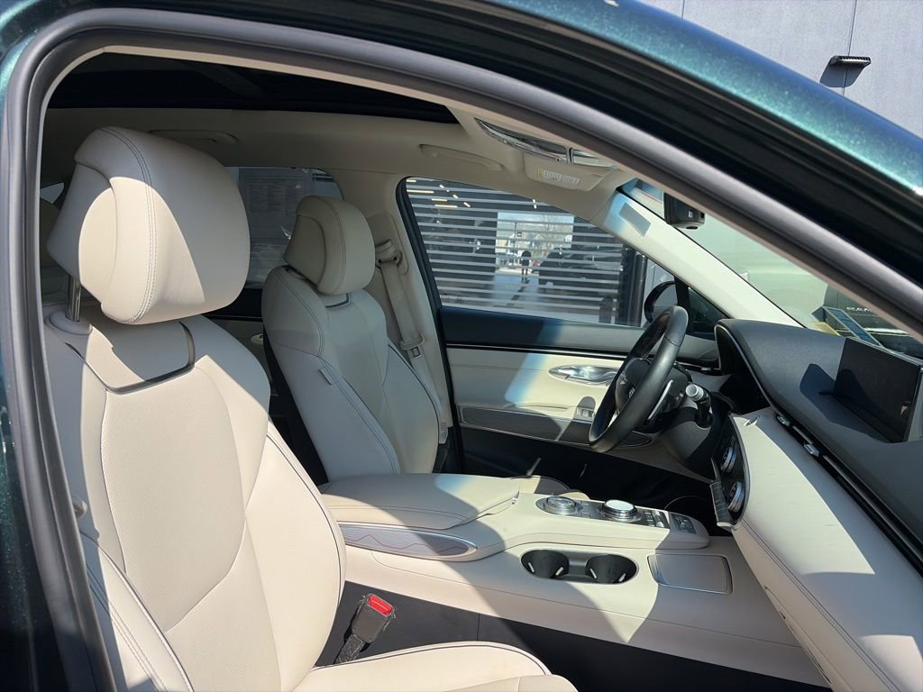 Used 2023 Genesis GV70 2.5T w/ Advanced Package AWD/4WD image 9