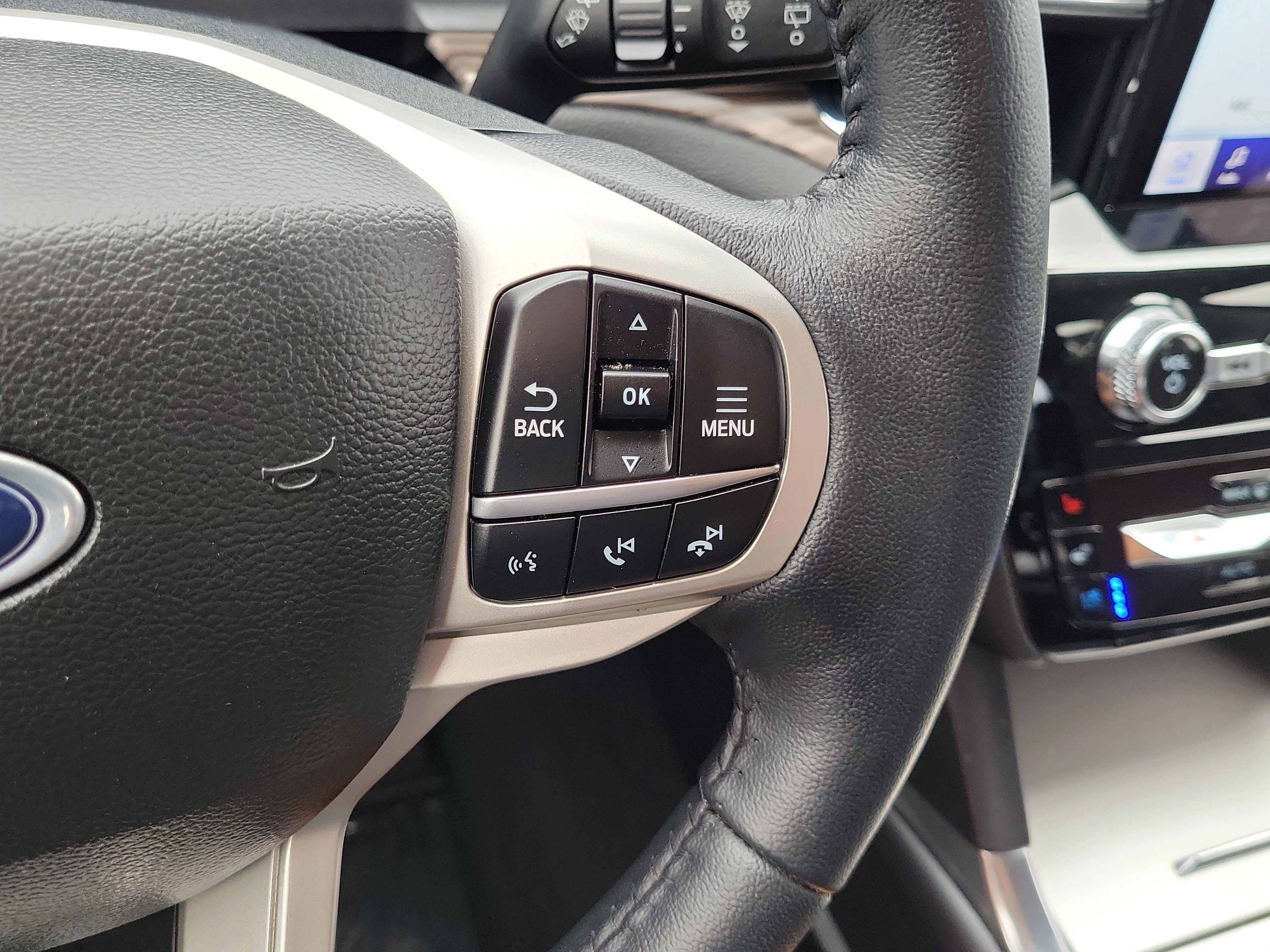 Certified 2023 Ford Explorer Limited w/ Limited Technology Package RWD image 26