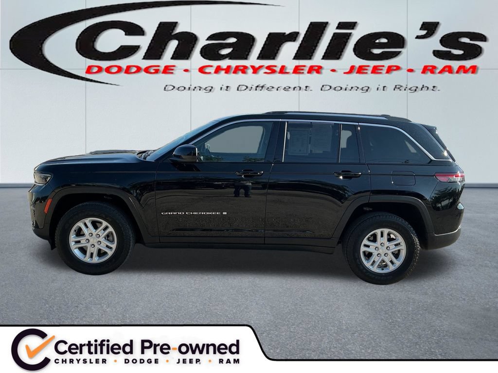 Certified 2023 Jeep Grand Cherokee Laredo AWD/4WD image 1