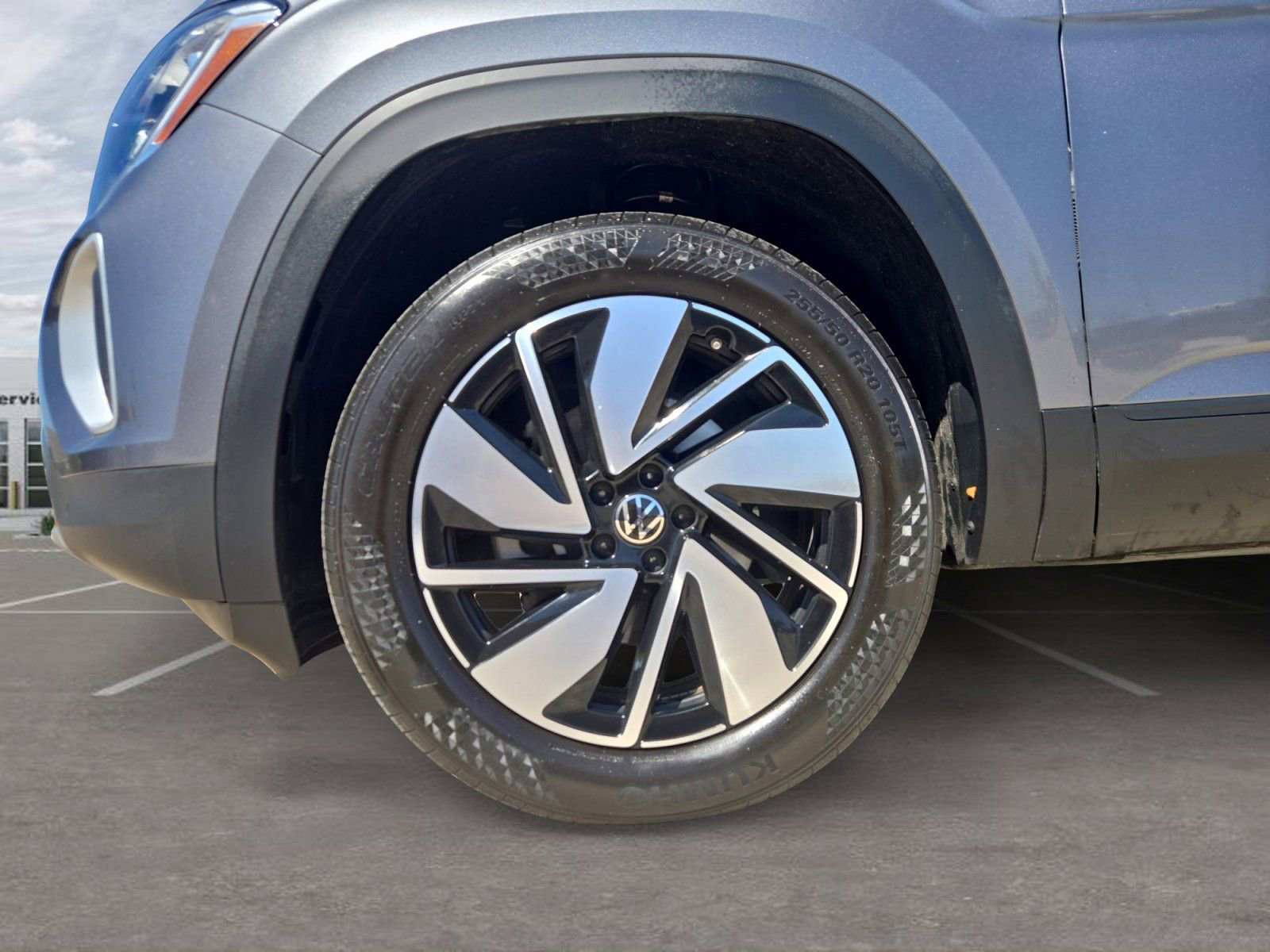 Used 2025 Volkswagen Atlas SE FWD image 9