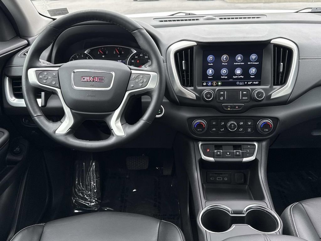 Used 2024 GMC Terrain SLT AWD/4WD image 2