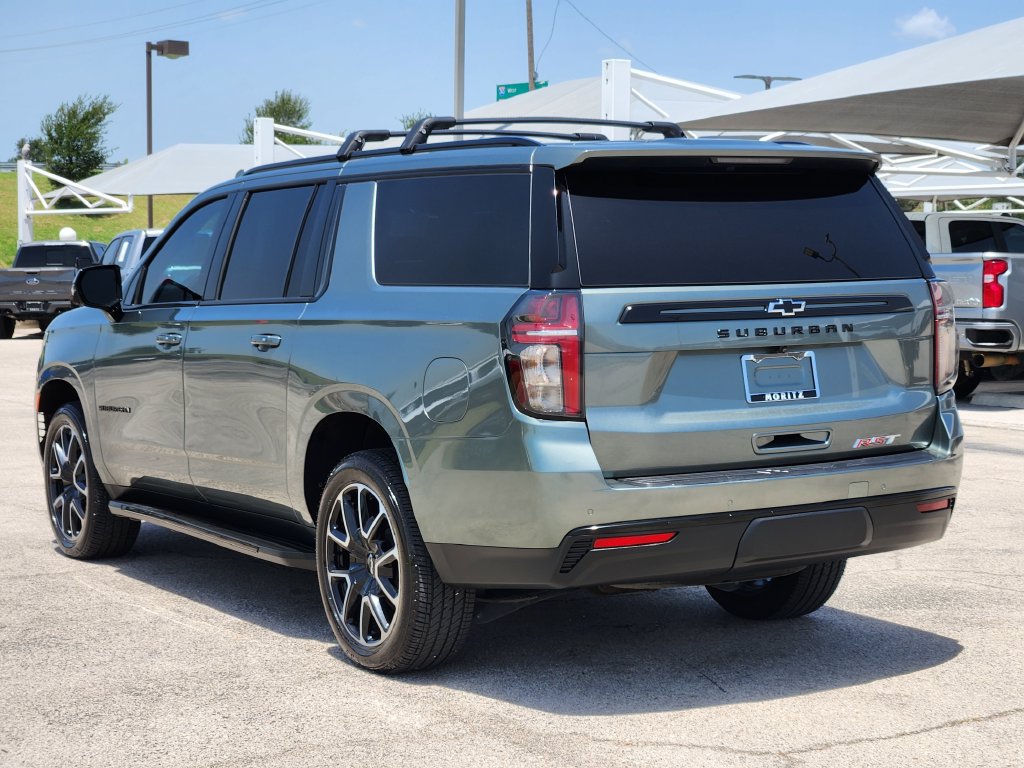 Used 2024 Chevrolet Suburban RST w/ Luxury Package AWD/4WD image 7