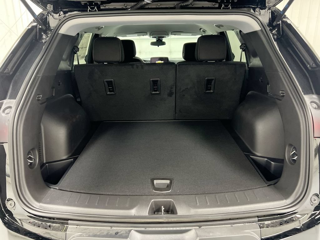 New 2026 Chevrolet Blazer LT w/ Midnight/Sport Edition FWD image 23