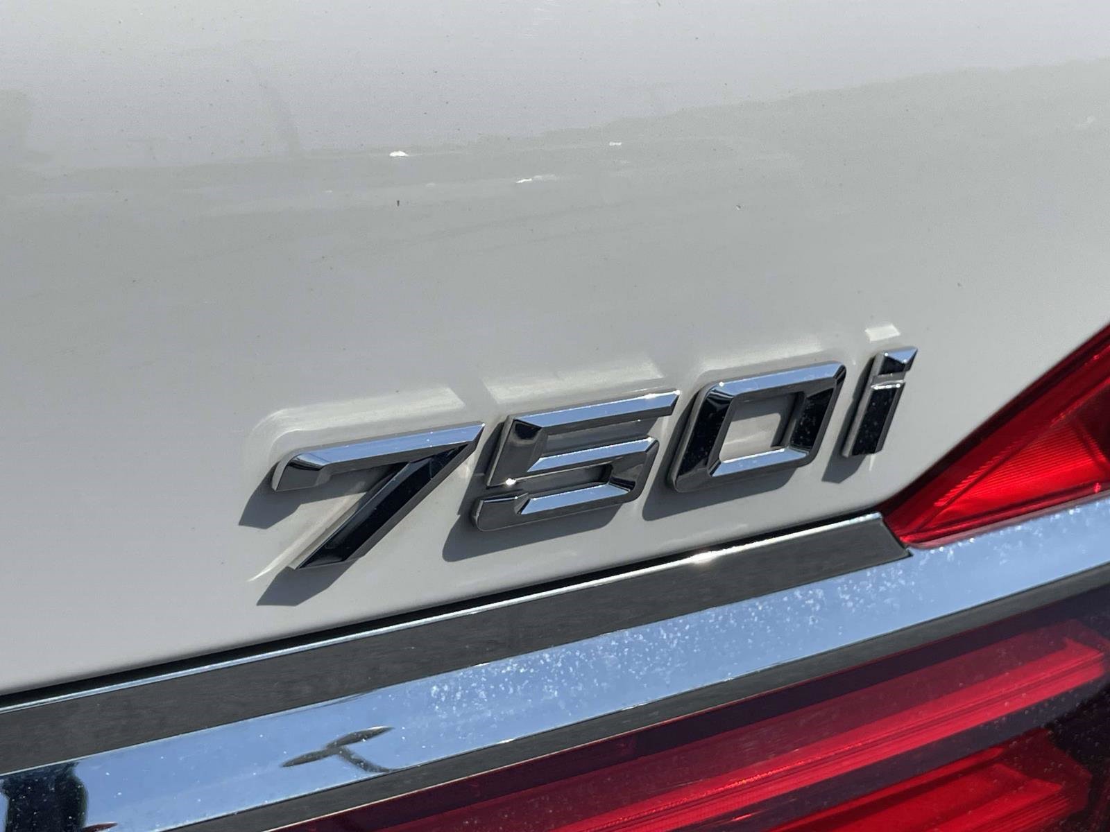 Used 2019 BMW 750i xDrive w/ Executive Package AWD/4WD image 8