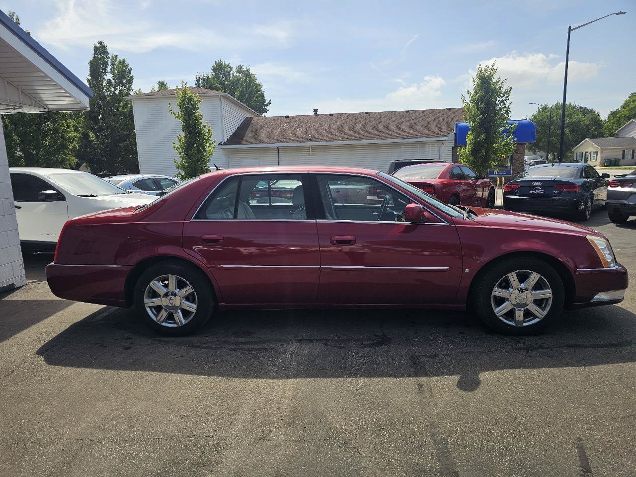 Used 2007 Cadillac DTS Luxury I w/ Trunk Convenience Package FWD image 13
