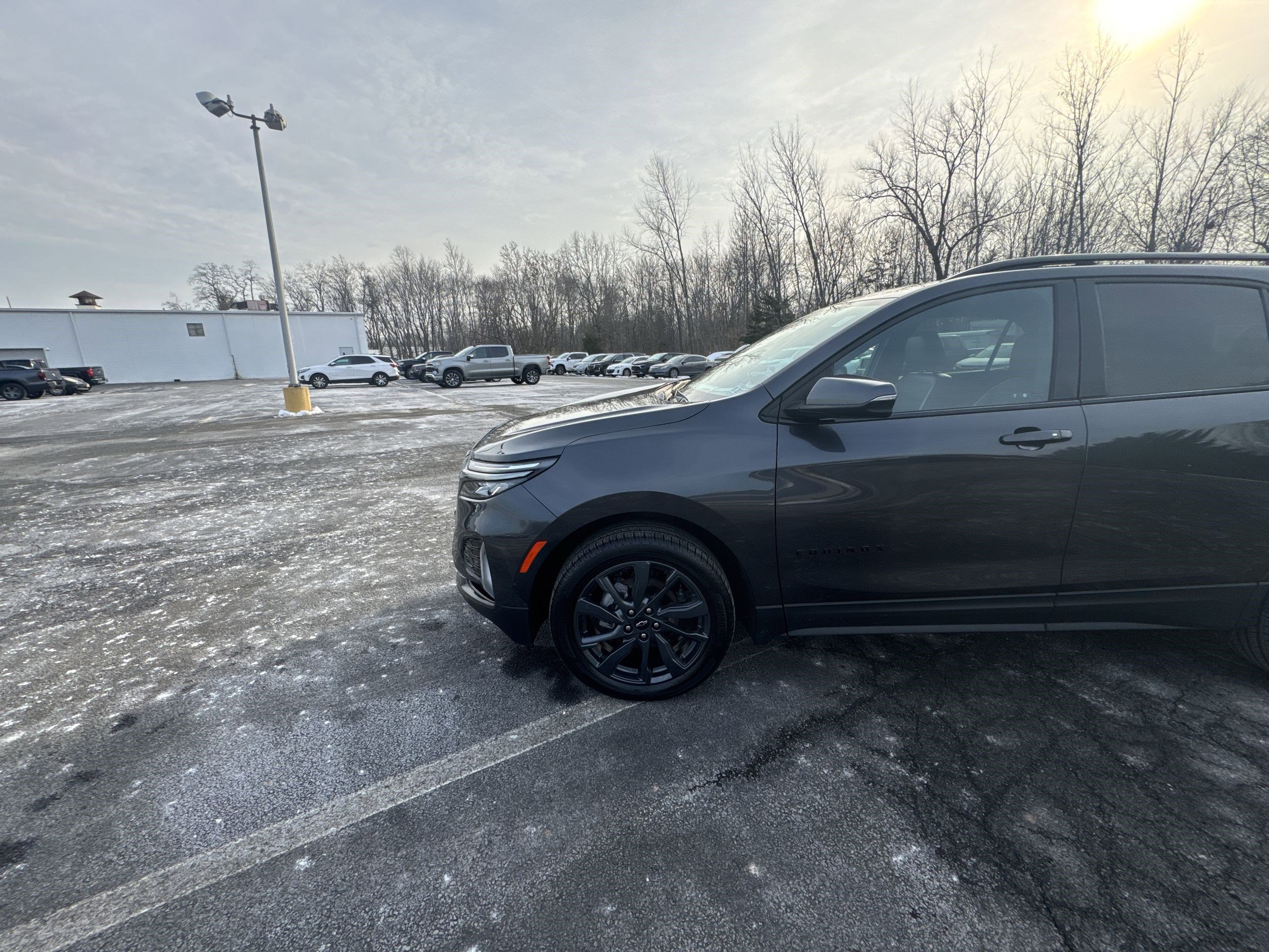Used 2022 Chevrolet Equinox RS w/ Infotainment Package image 35