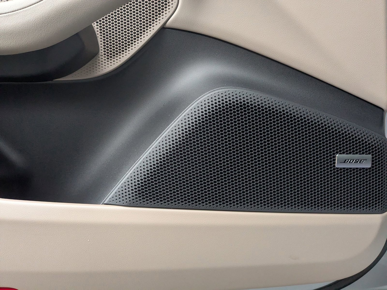New 2026 Porsche Macan 4 Electric AWD/4WD image 14