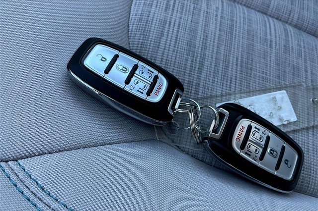 Used 2017 Chrysler Pacifica Touring Plus image 10