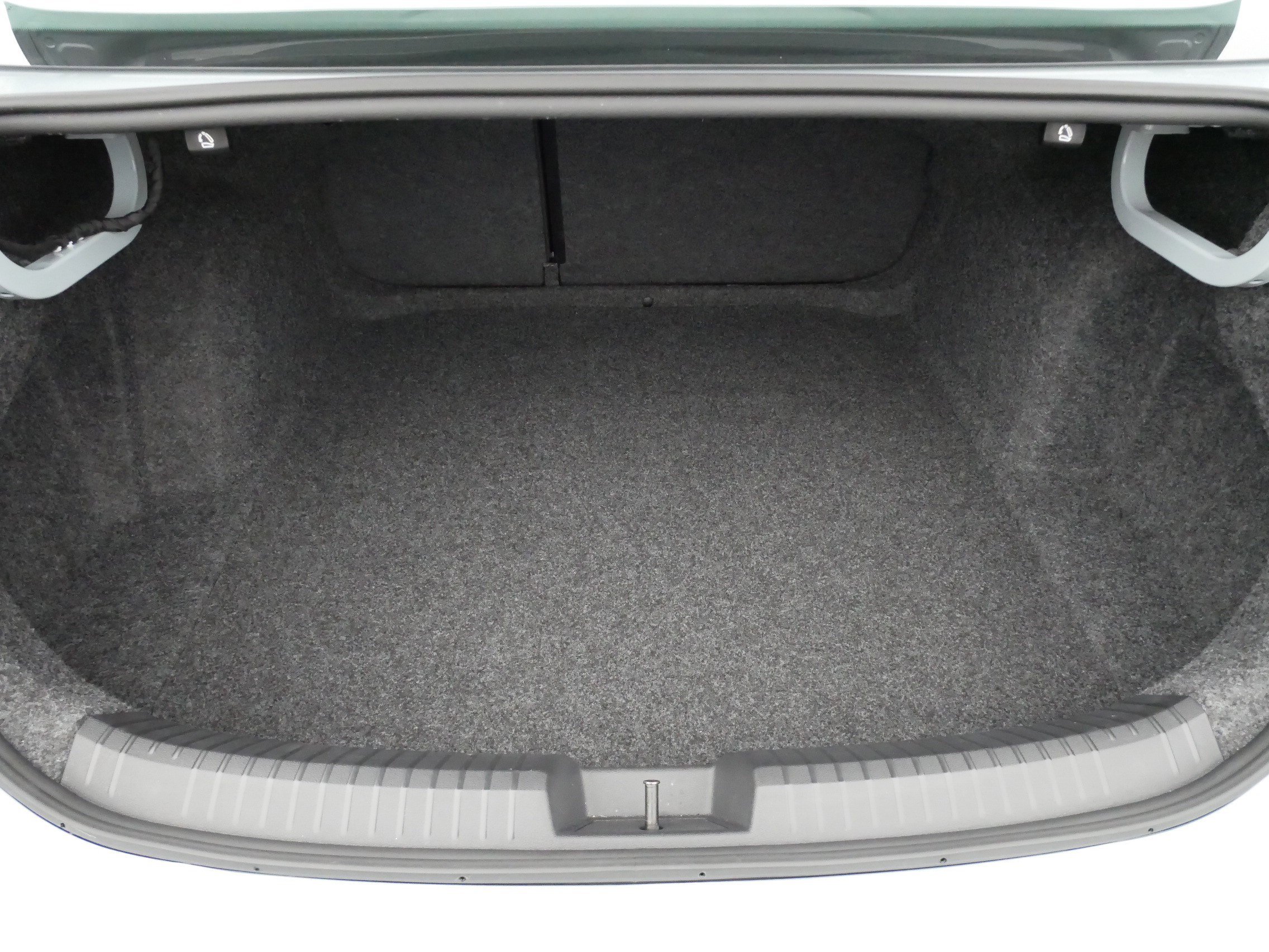 Certified 2025 Volkswagen Jetta SEL image 18