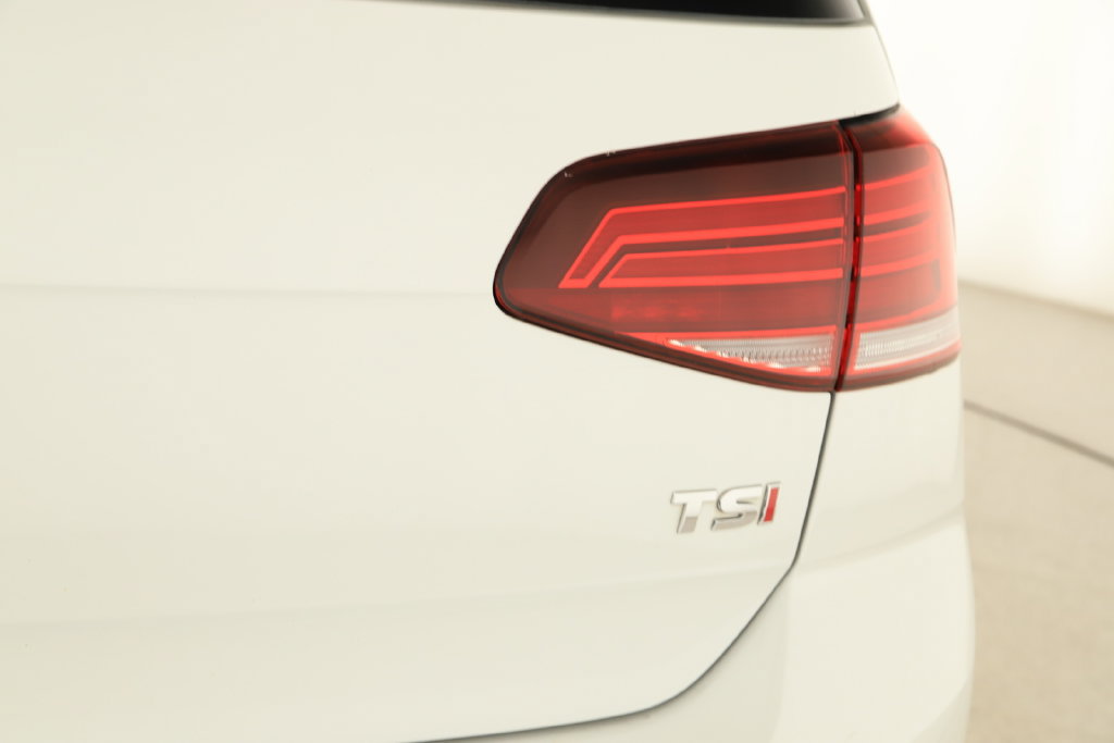 Used 2018 Volkswagen Golf SE FWD image 29