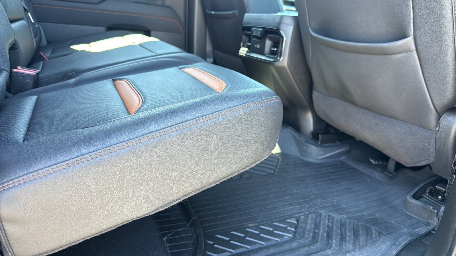 Used 2025 GMC Sierra 2500 AT4 w/ AT4 Premium Plus Package AWD/4WD image 26