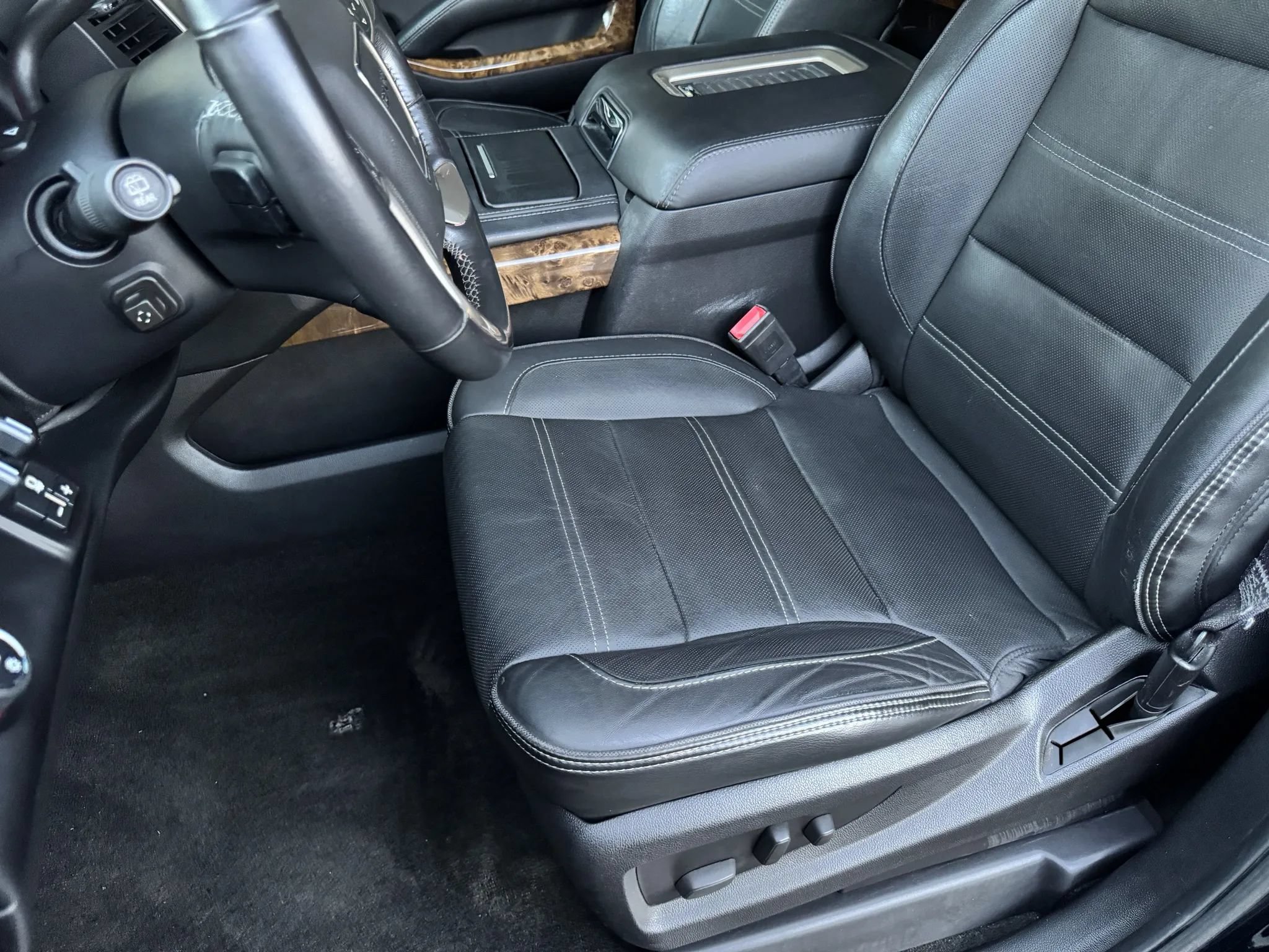 Used 2016 GMC Yukon Denali w/ Open Road Package RWD image 16