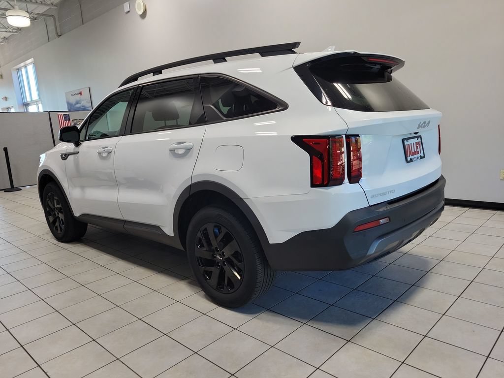 Used 2023 Kia Sorento S w/ Panoramic Sunroof Package AWD/4WD image 4