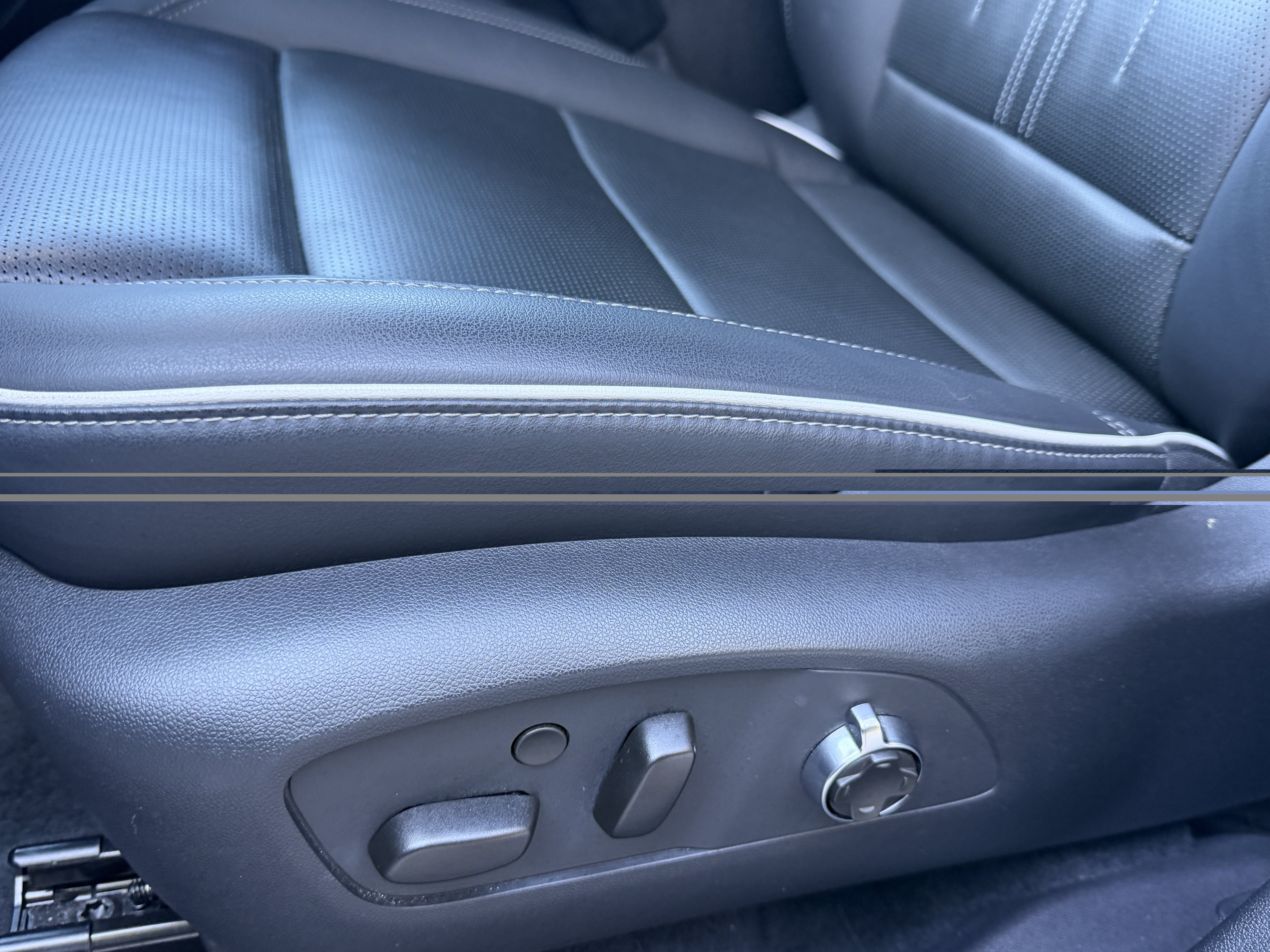 Used 2025 Buick Enclave Avenir FWD image 14