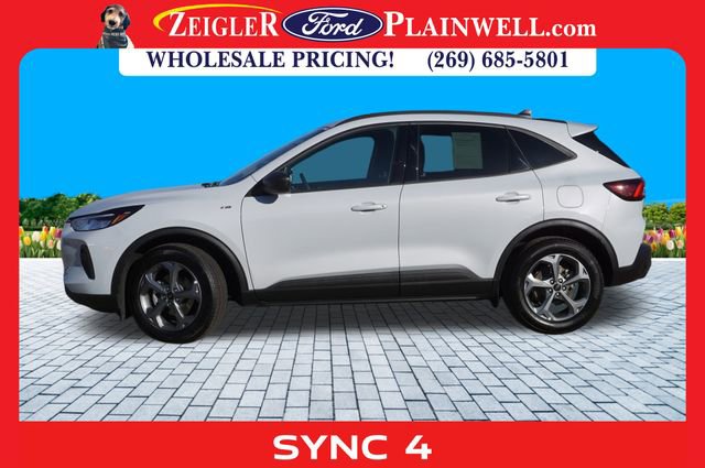 Used 2025 Ford Escape ST-Line image 2