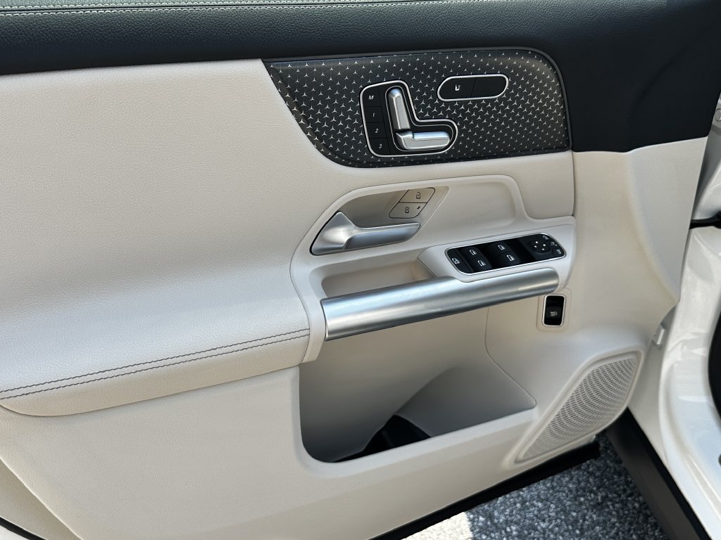 Certified 2026 Mercedes-Benz GLA 250 w/ Exclusive Package image 11