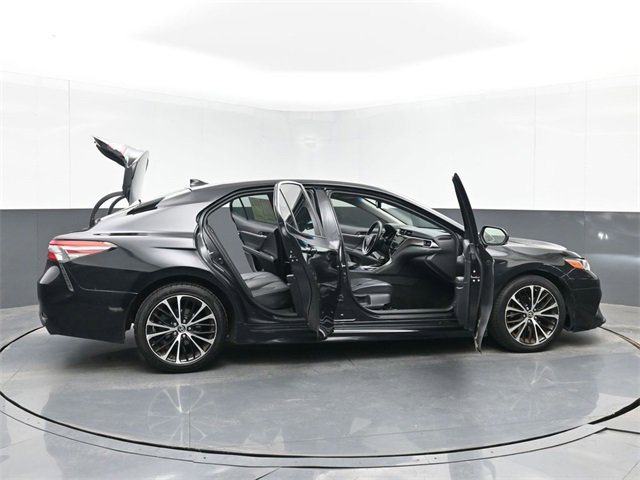 Used 2018 Toyota Camry L image 50