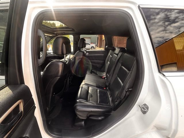 Used 2017 Jeep Grand Cherokee Limited AWD/4WD image 19