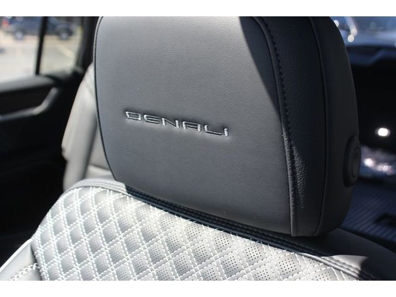 New 2026 GMC Acadia Denali w/ Super Cruise Package image 24