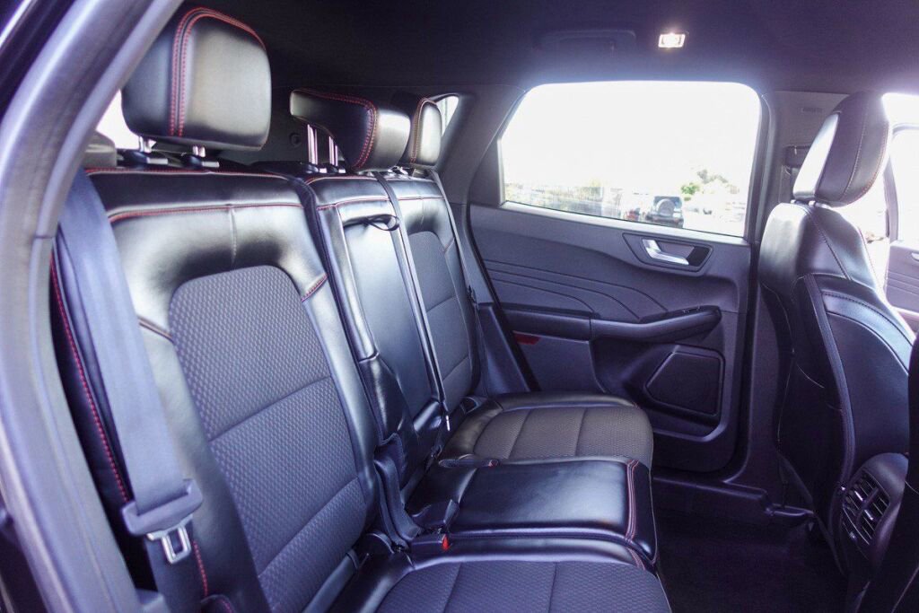 Used 2024 Ford Escape ST-Line image 12