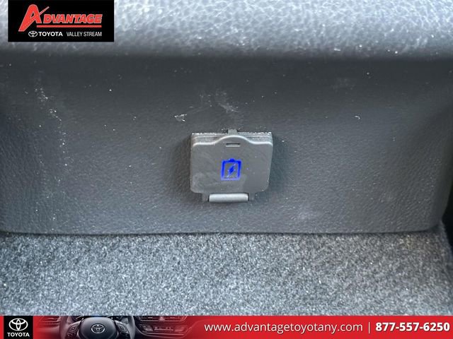 Used 2024 Toyota Camry LE FWD image 16