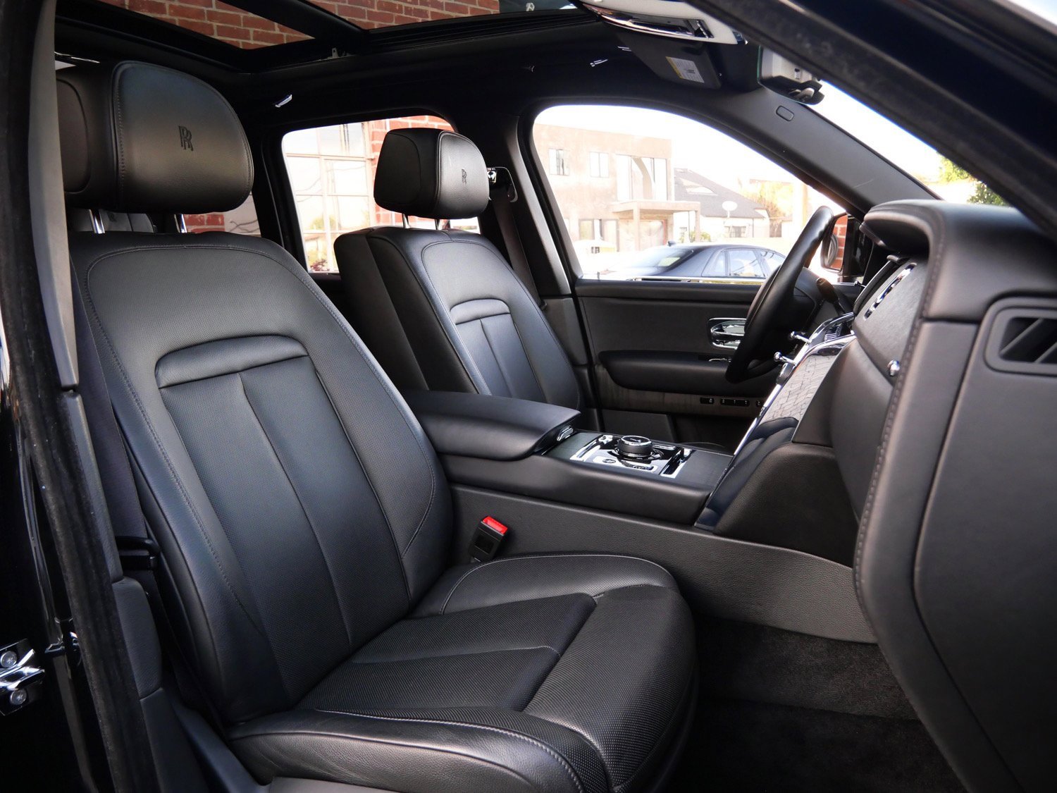 Used 2019 Rolls-Royce Cullinan image 32