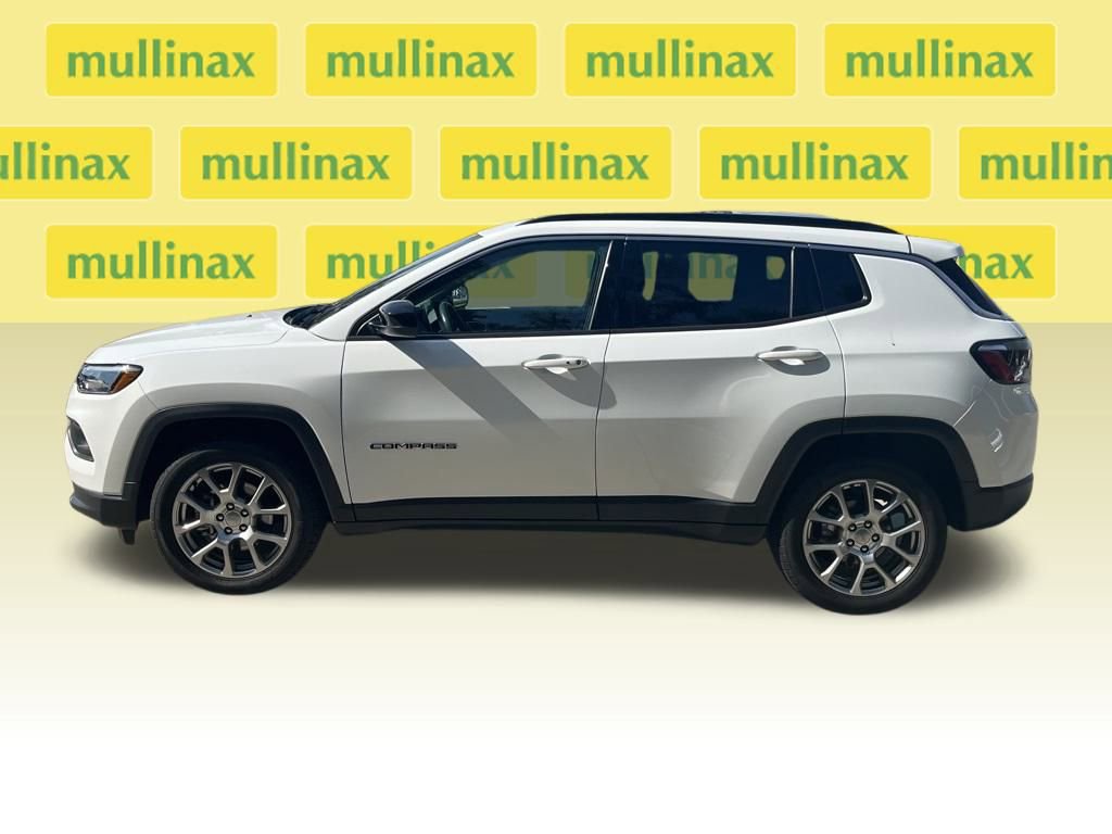 Used 2022 Jeep Compass Latitude image 17