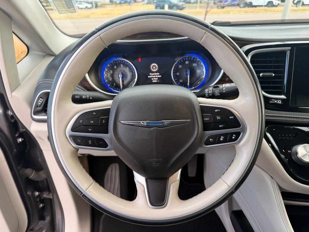 Used 2021 Chrysler Pacifica Limited image 12