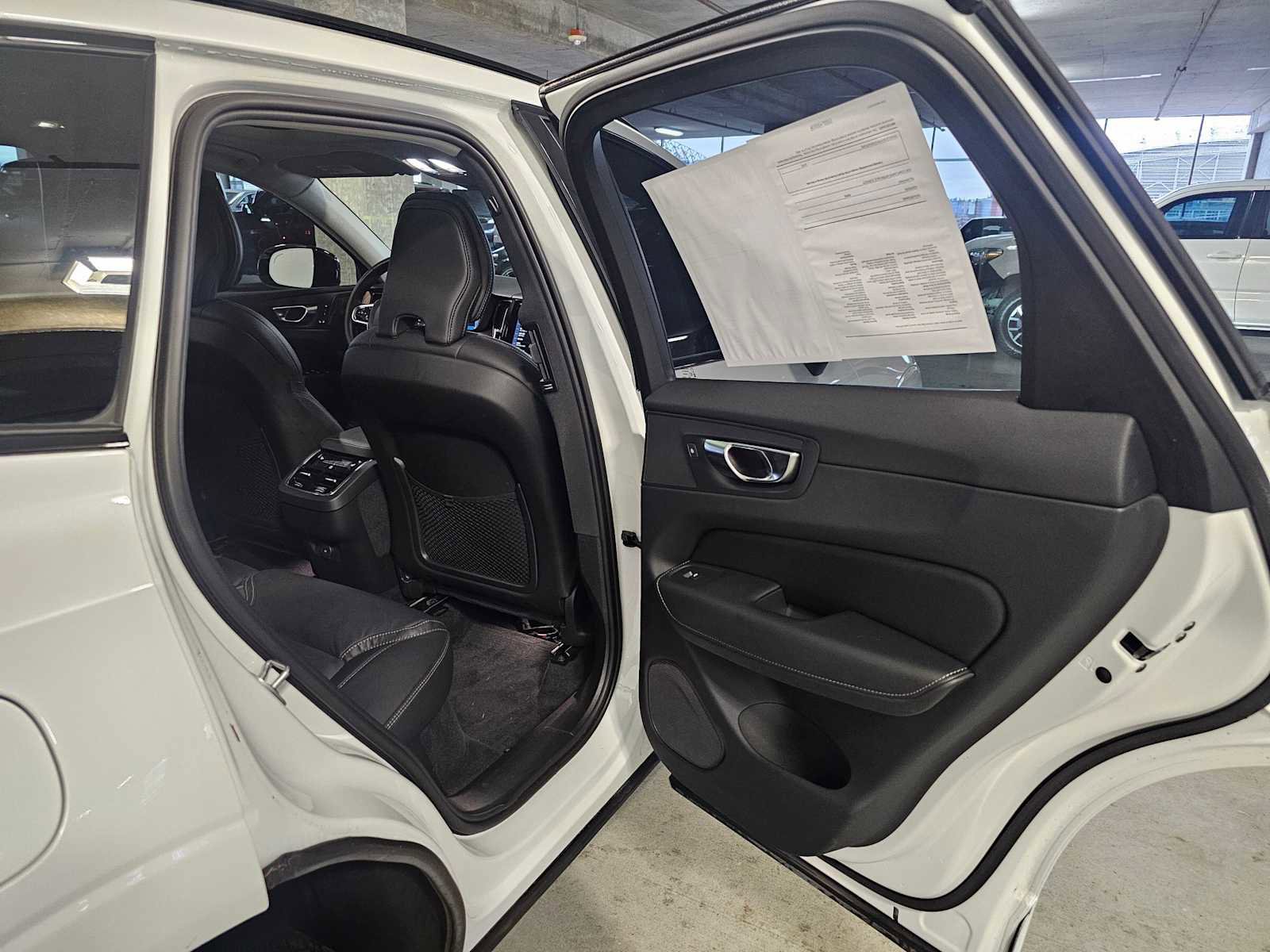 Used 2024 Volvo XC60 B5 Ultimate w/ Protection Package Premier image 34