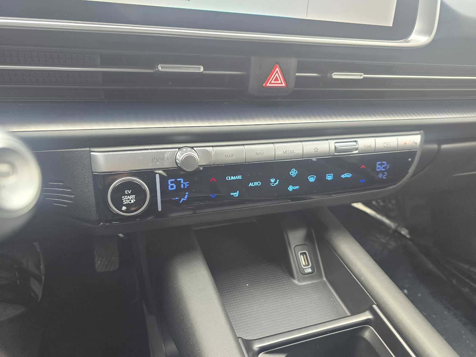 Used 2024 Hyundai Ioniq 6 SE image 29