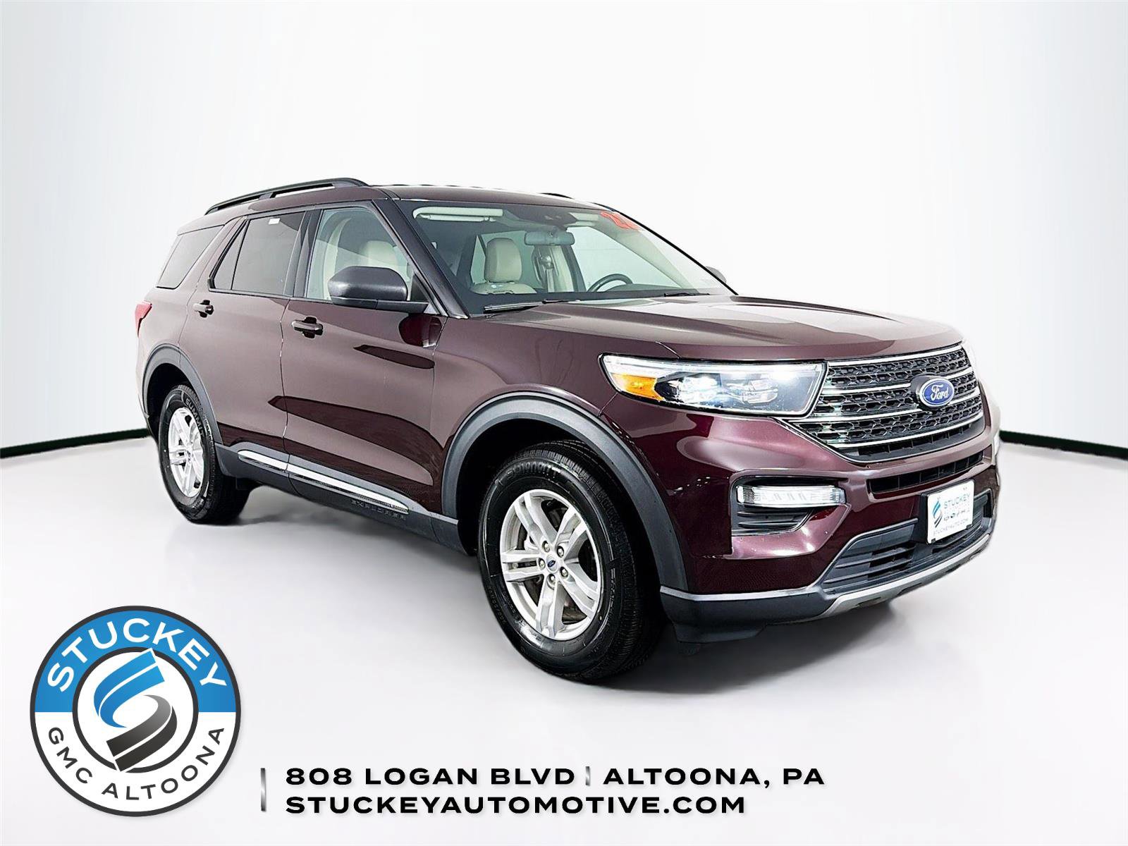 Used 2022 Ford Explorer XLT w/ Equipment Group 202A AWD/4WD image 1