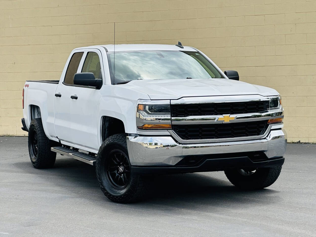 Used 2018 Chevrolet Silverado 1500 LS AWD/4WD image 1