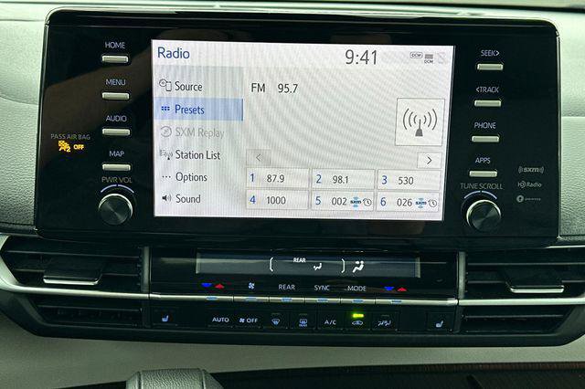 Certified 2023 Toyota Sienna XLE image 24