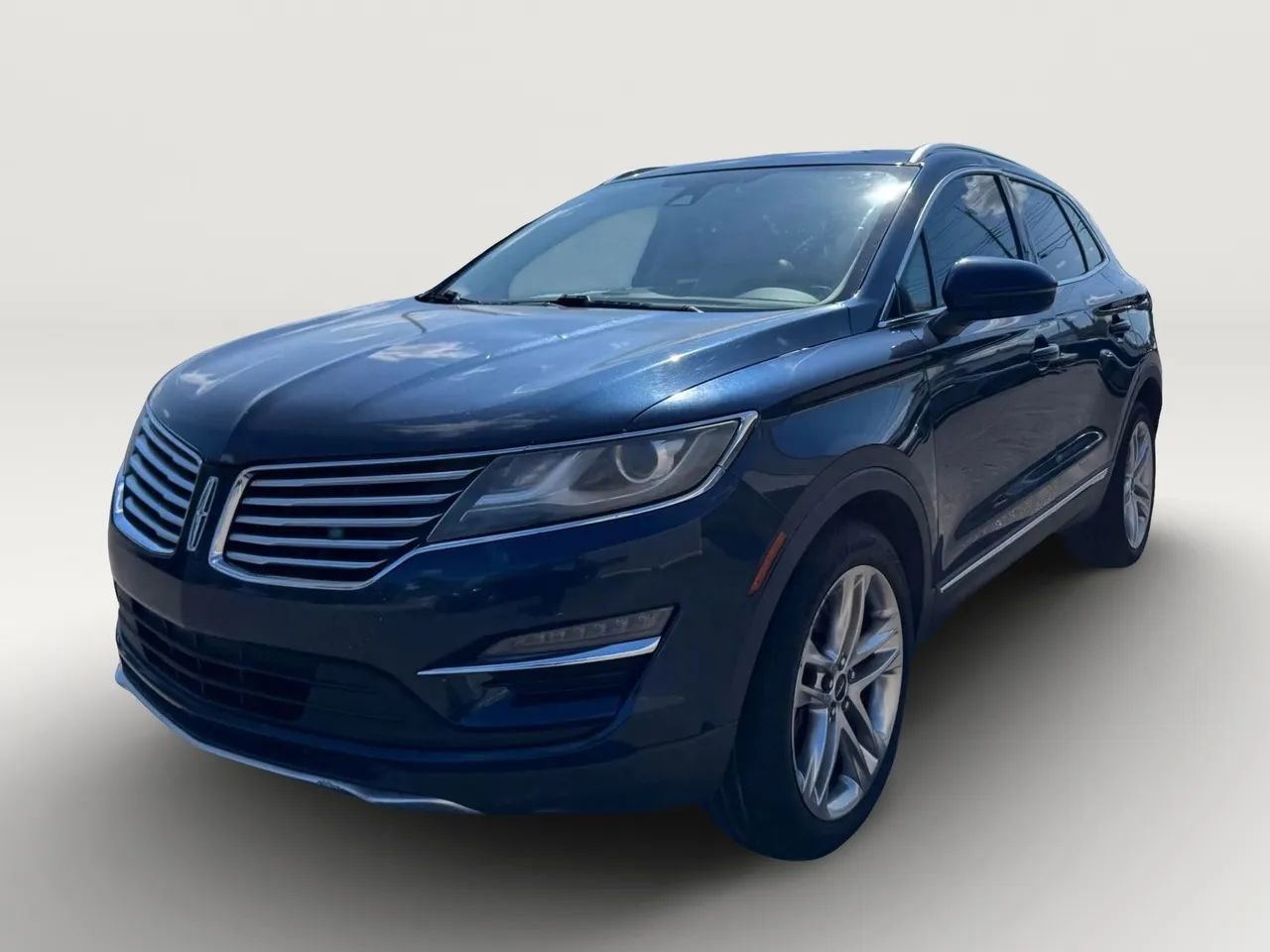 Used 2017 Lincoln MKC Reserve w/ Lincoln MKC Climate Package image 2