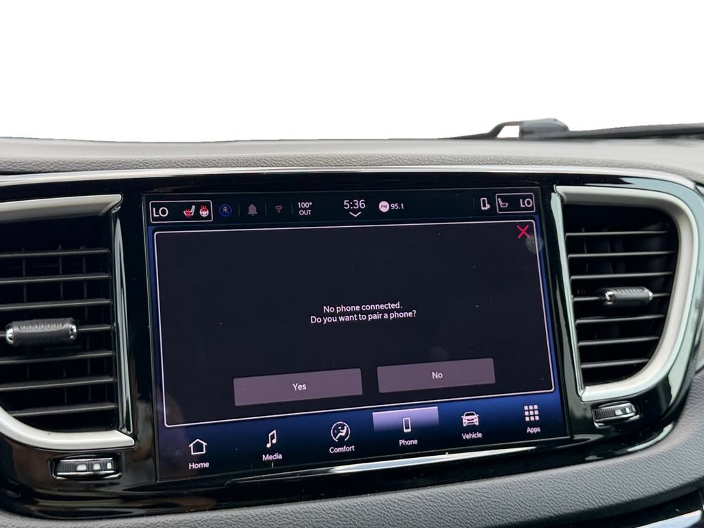 Used 2025 Chrysler Pacifica Select FWD image 18