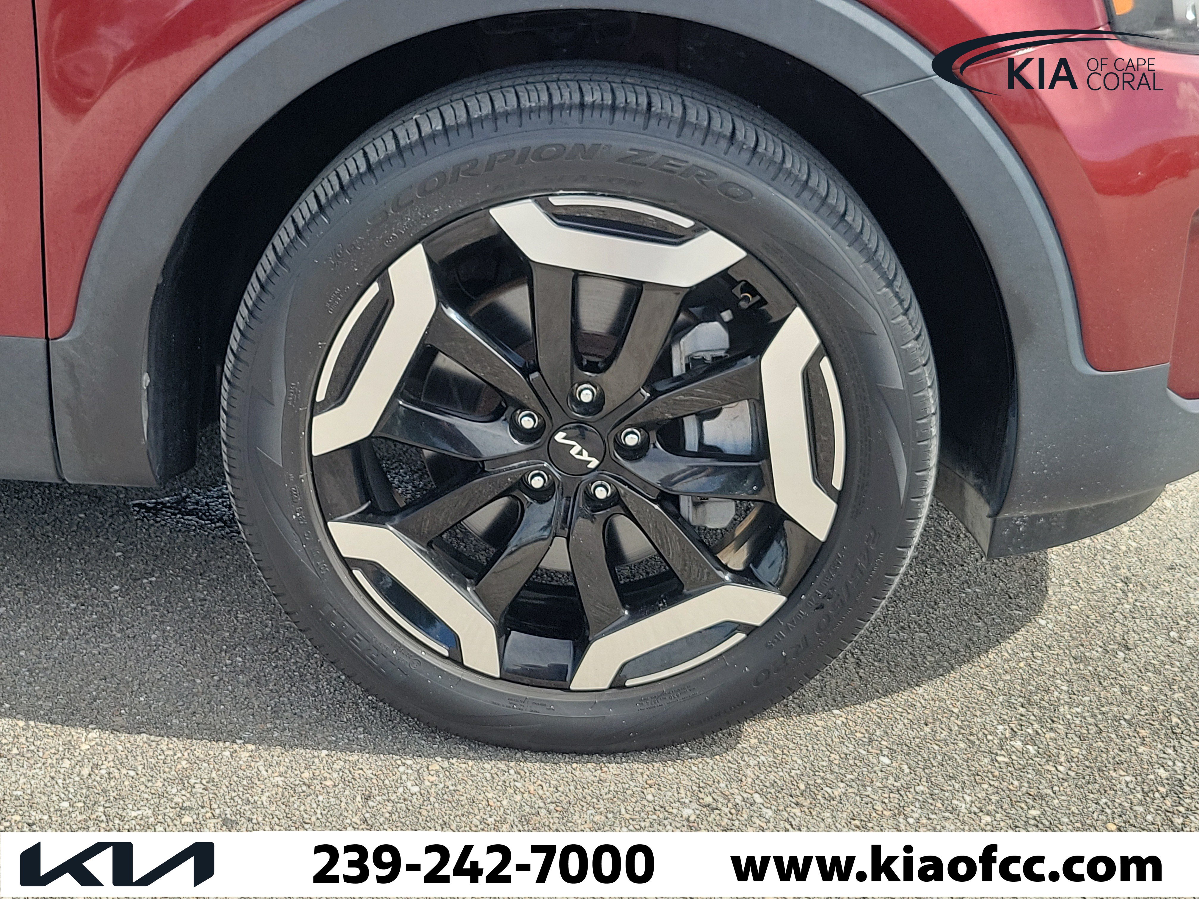 Certified 2023 Kia Telluride S w/ S Sunroof Package AWD/4WD image 7
