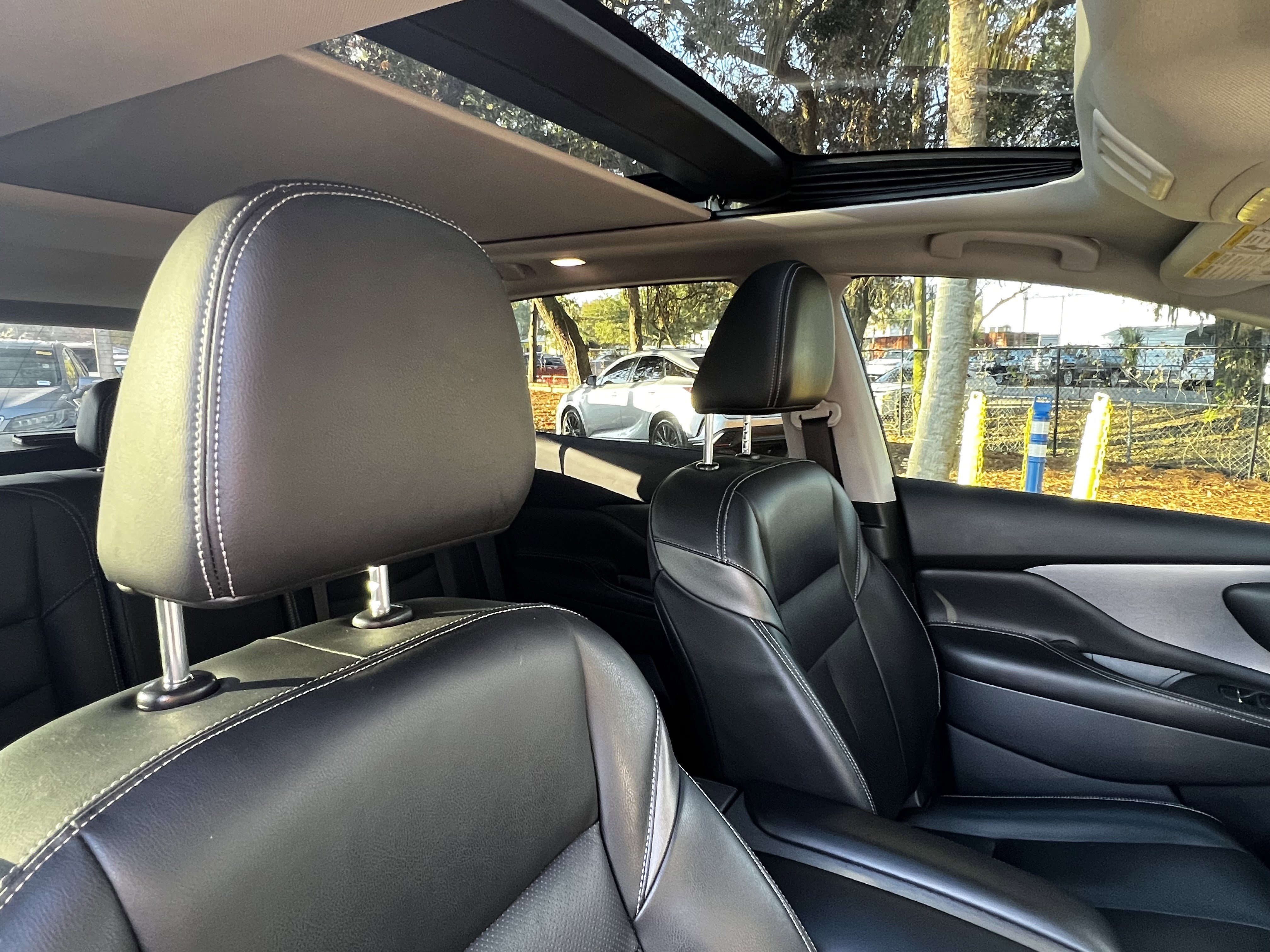 Used 2023 Nissan Murano SL w/ SL Moonroof Package image 46