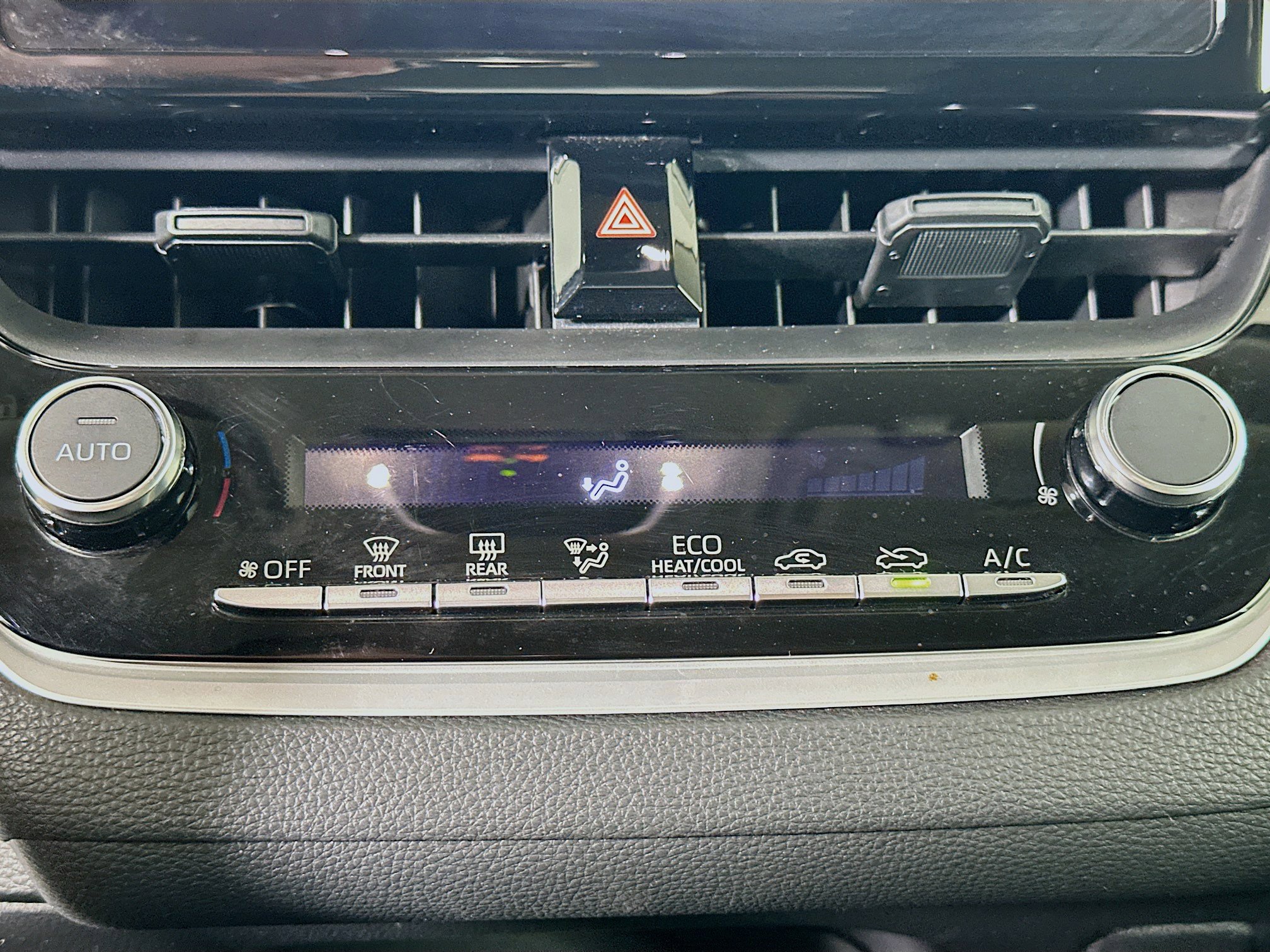 Used 2025 Toyota Corolla LE image 23