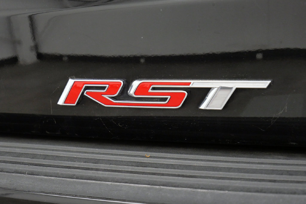 Used 2023 Chevrolet Suburban RST w/ Luxury Package AWD/4WD image 11