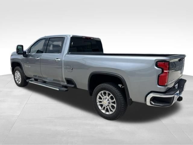 Used 2025 Chevrolet Silverado 2500 LTZ w/ LTZ Plus Package AWD/4WD image 3