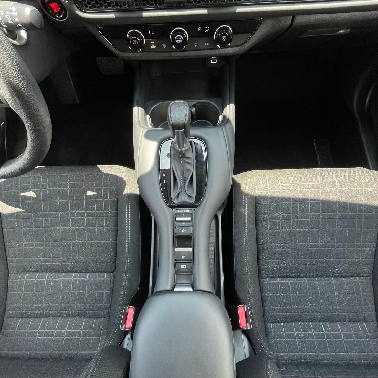 Used 2025 Honda HR-V LX image 19