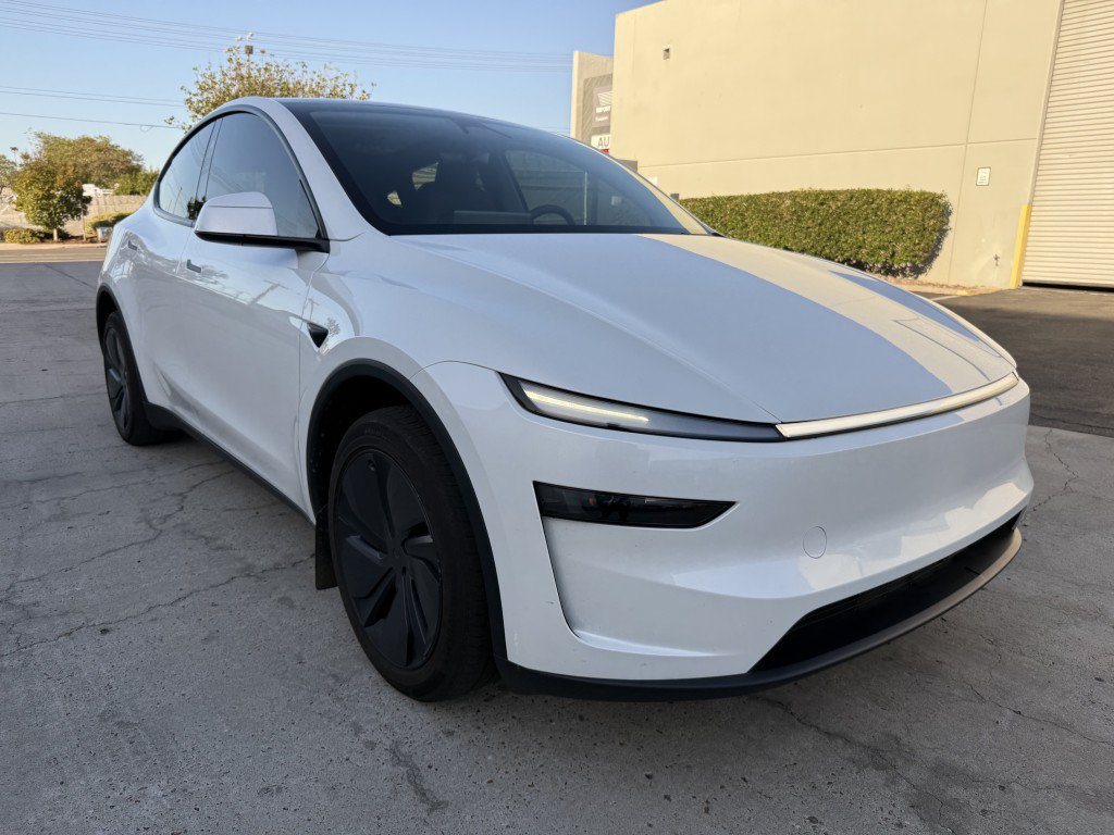 Used 2026 Tesla Model Y Long Range RWD image 2