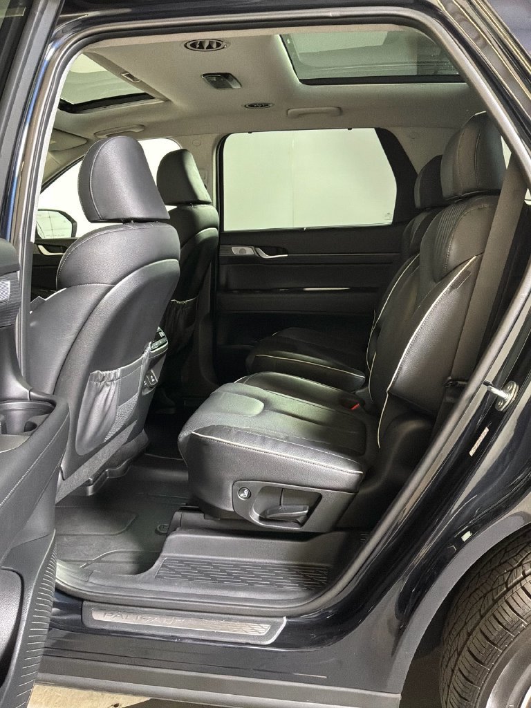 Used 2024 Hyundai Palisade Limited AWD/4WD image 16