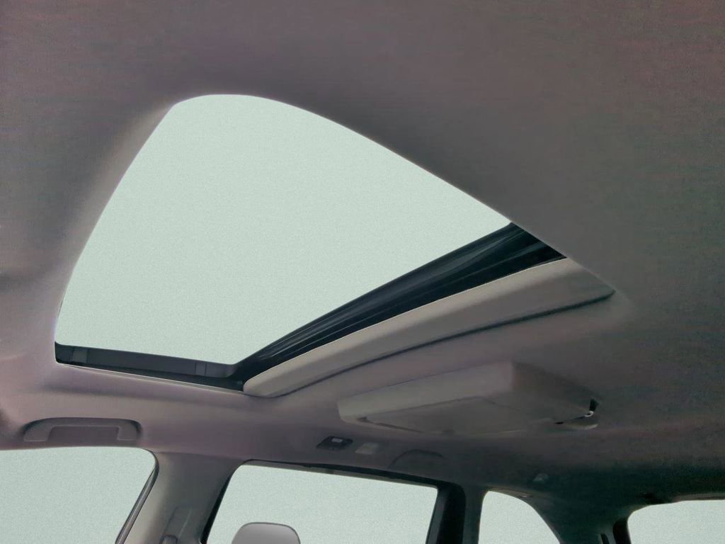 Certified 2024 Honda Odyssey Touring image 17
