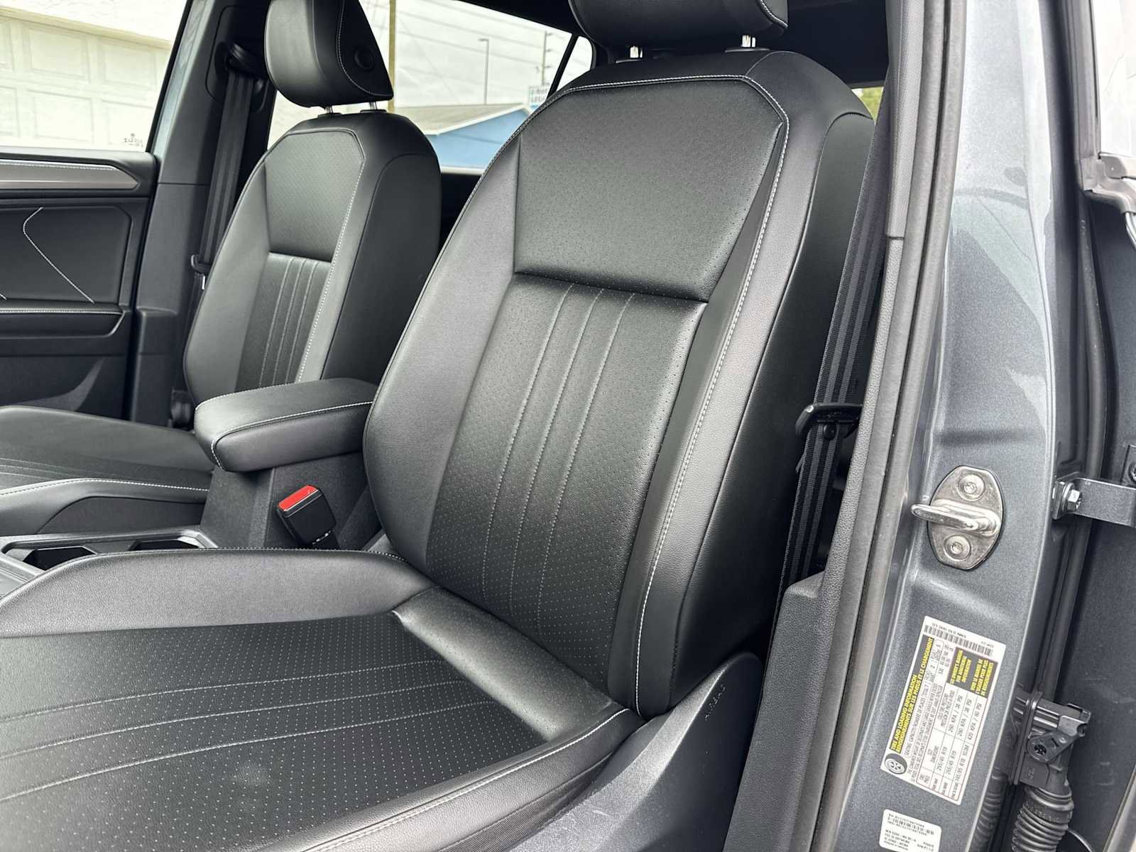 Certified 2024 Volkswagen Tiguan SE R-Line FWD image 15