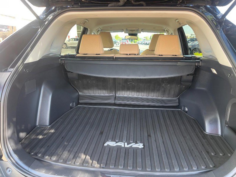 Used 2024 Toyota RAV4 LE AWD/4WD image 15