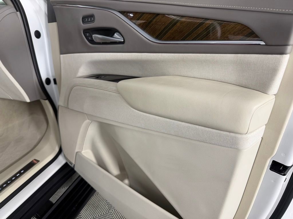 Used 2022 Cadillac Escalade ESV Sport Platinum image 39